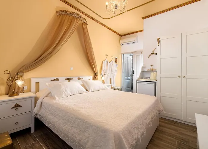 Marika's Deluxe Symi